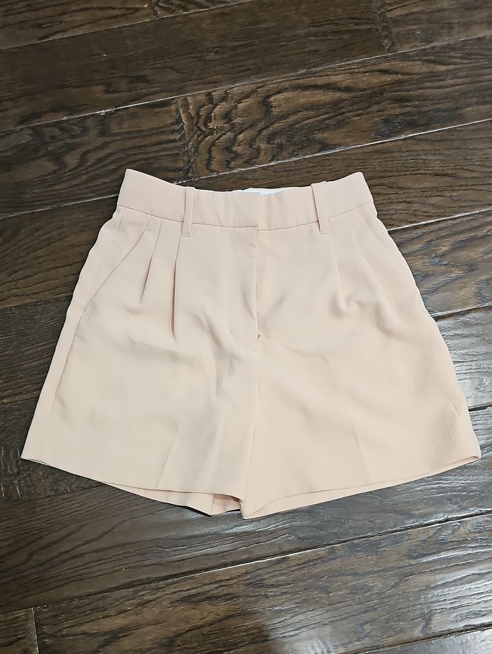 Aritzia Wilfred High waisted Pleated Shorts, Size 0, Peach Color